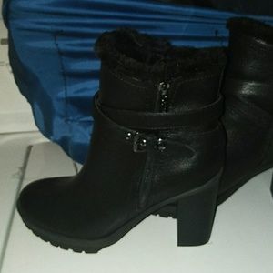 Guess boots